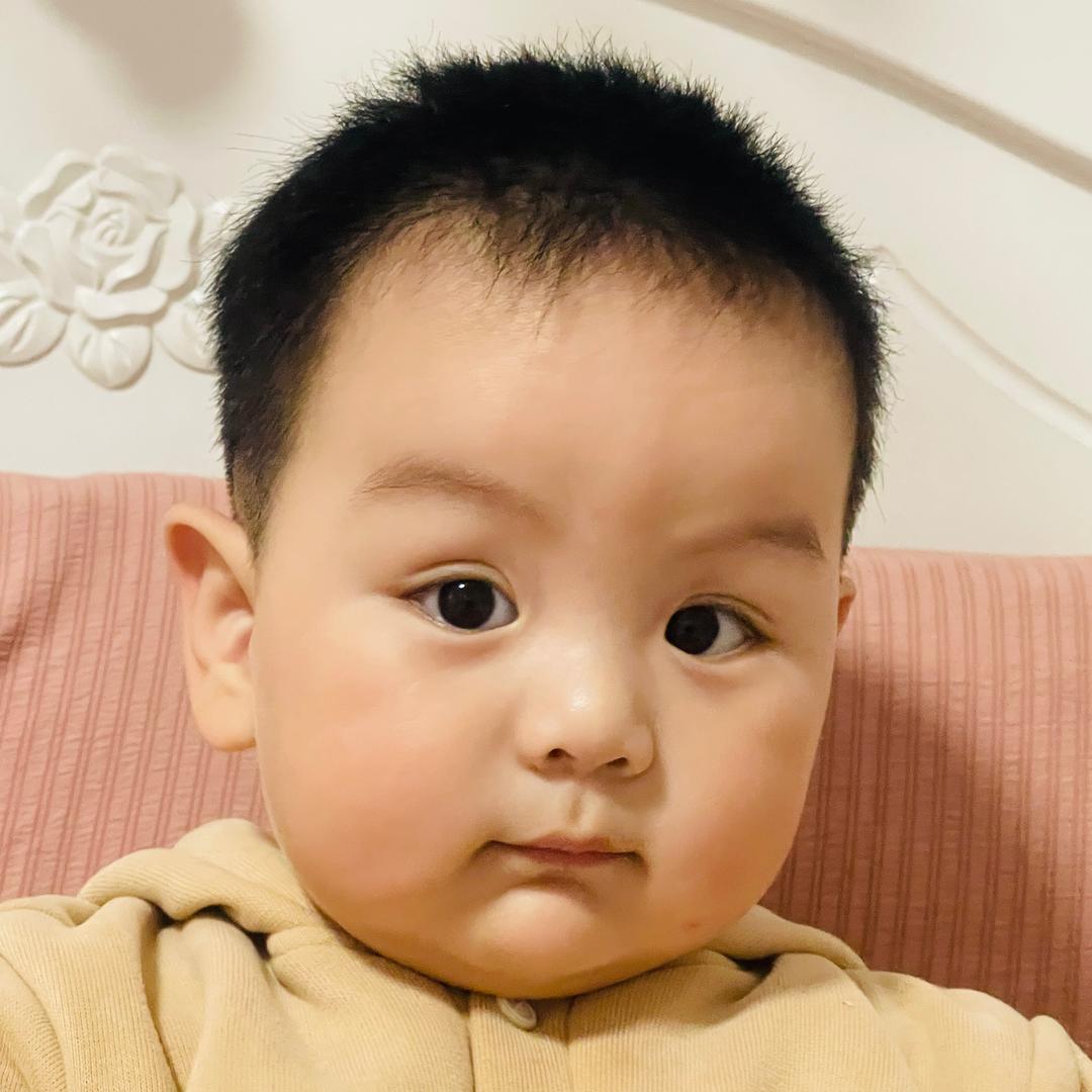 珺泽小朋友