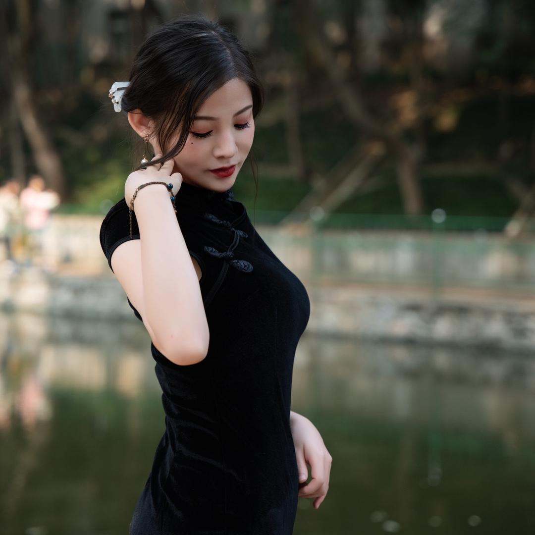 思思去钓鱼