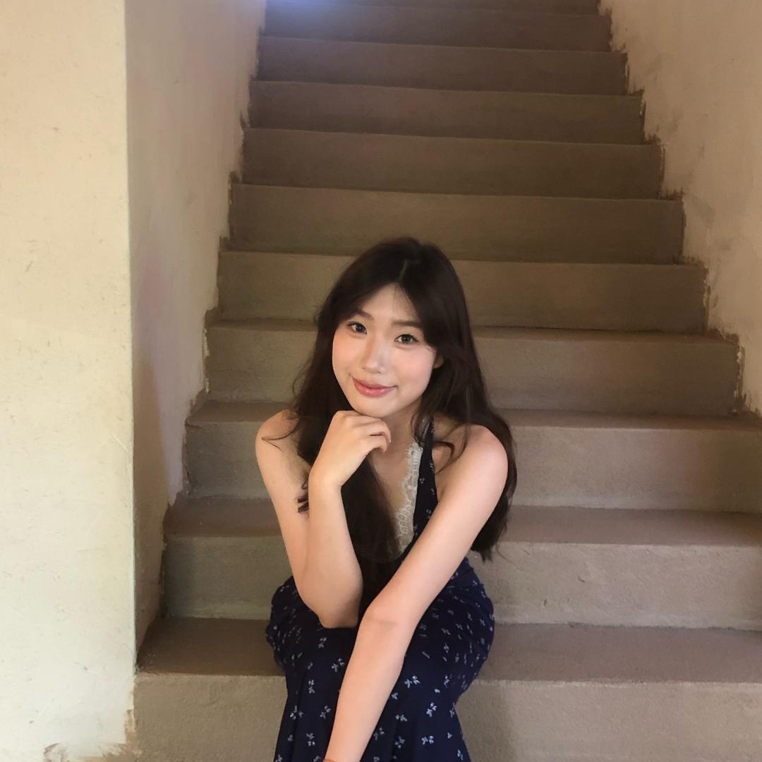 发呆粉恬豆