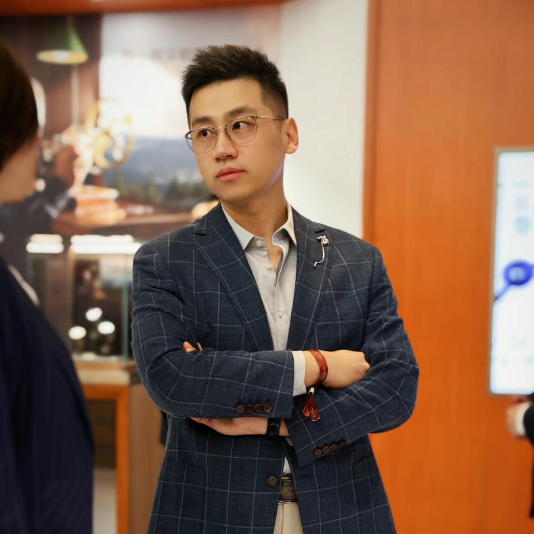 爱喝冰美式的小猪