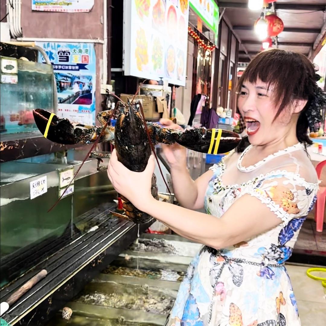 探店表姐