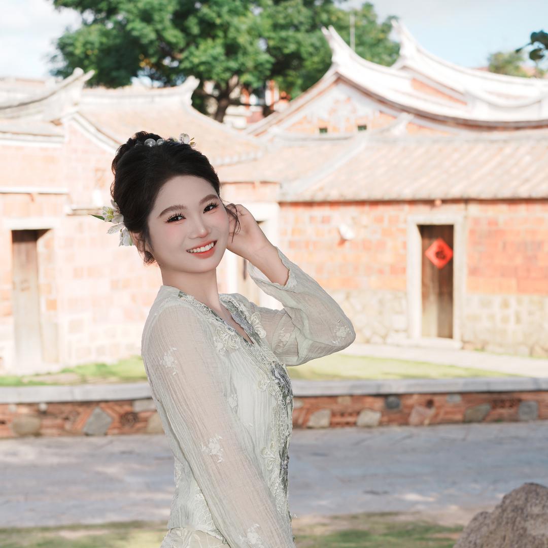 小君.