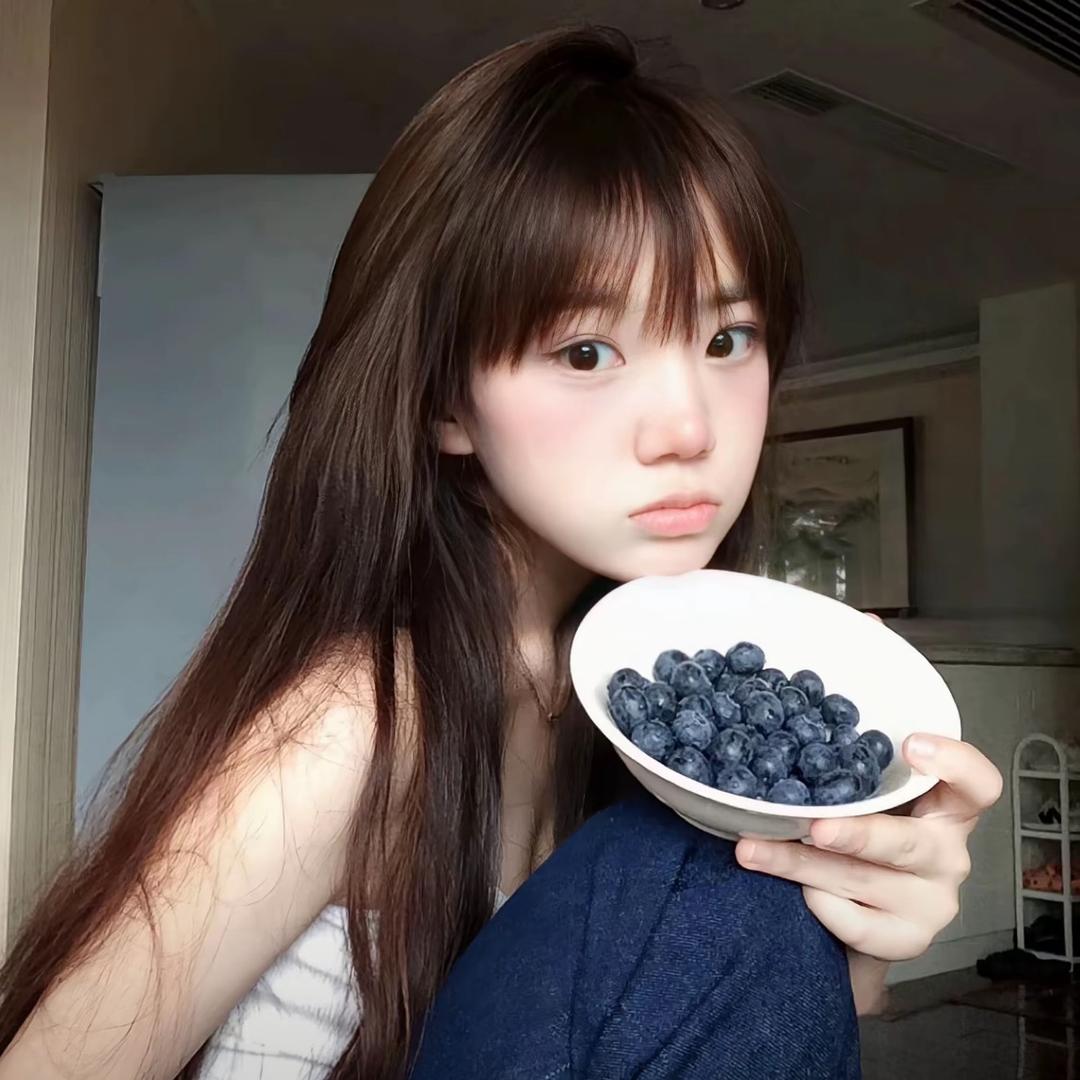 初見^
