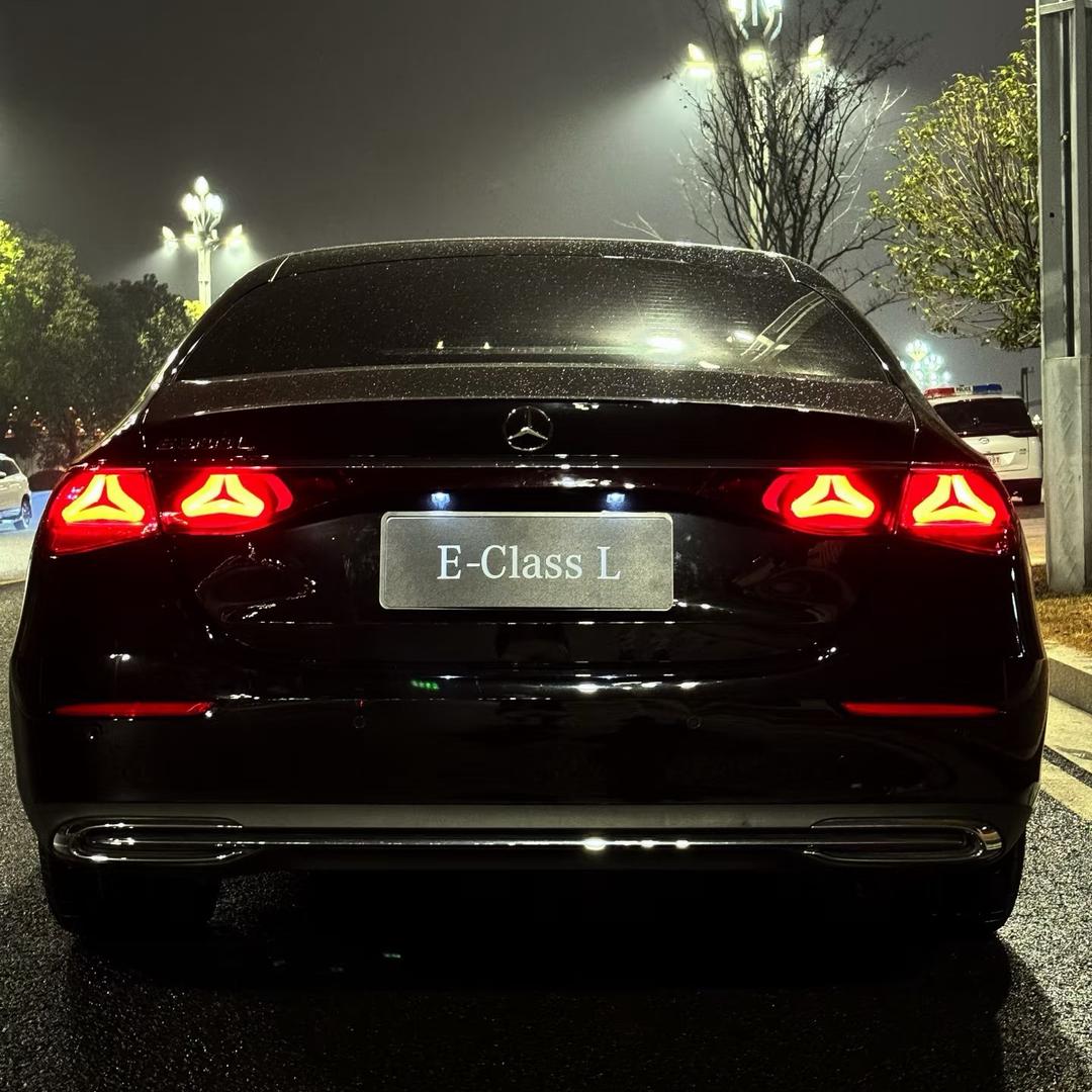 小明的奔驰E300