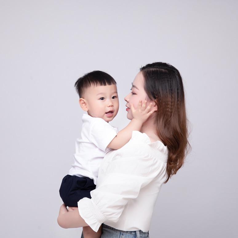 炯炯Mami