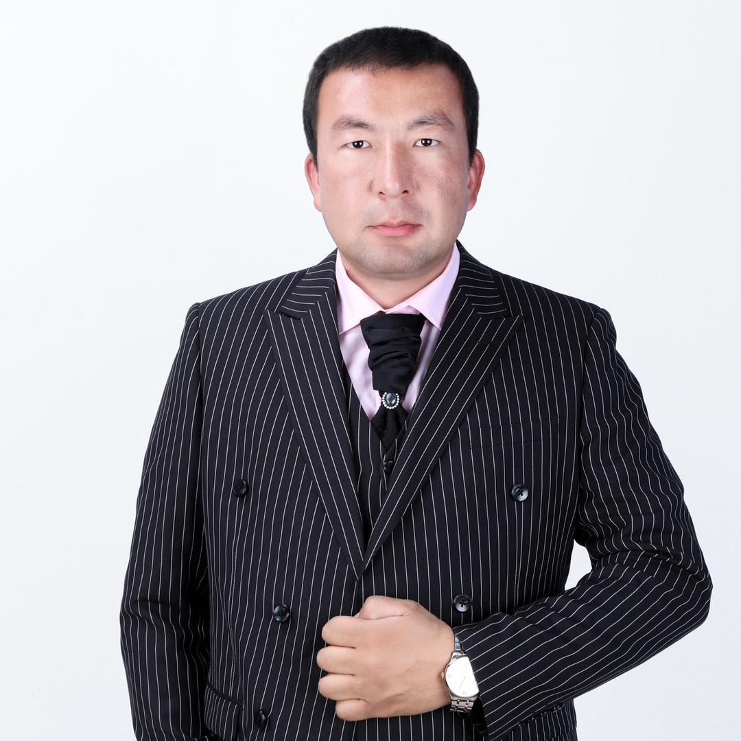 巴尔楚克男子汉     (传媒)