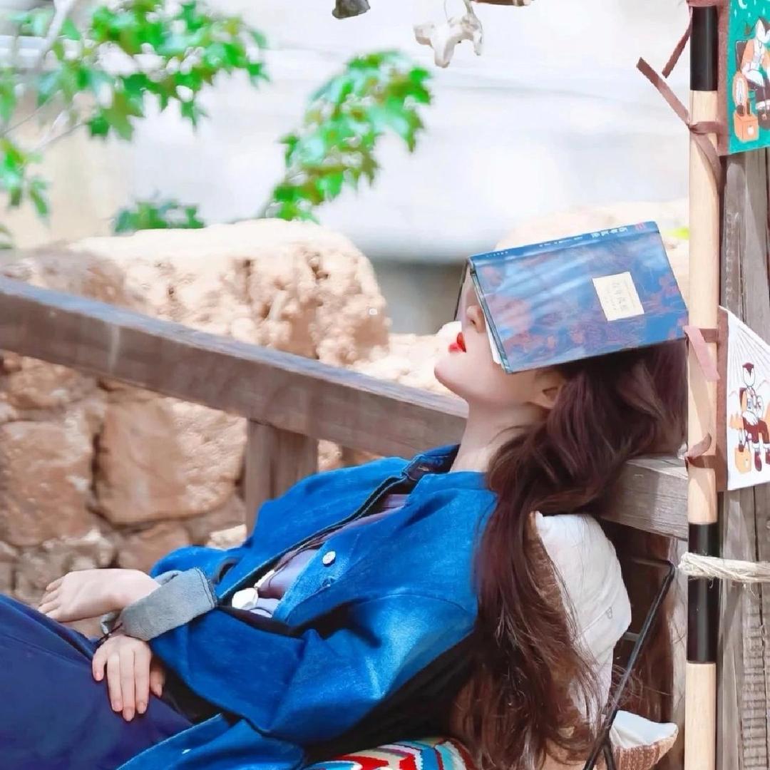 南玥书语（好书在橱窗）