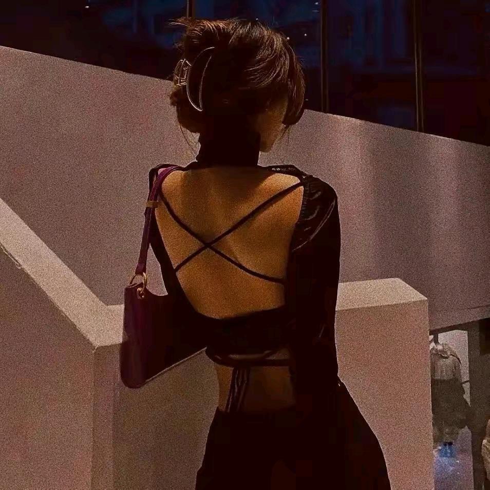 城关区丹觉旺扎服装店