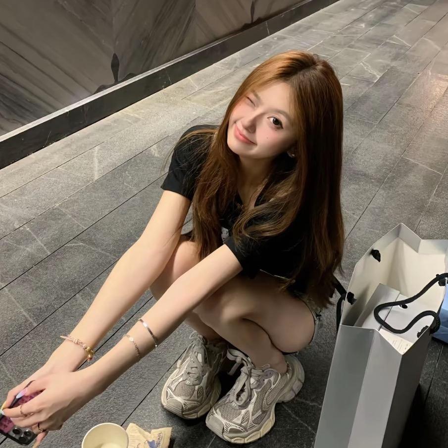 33岁二婚高冷后妈