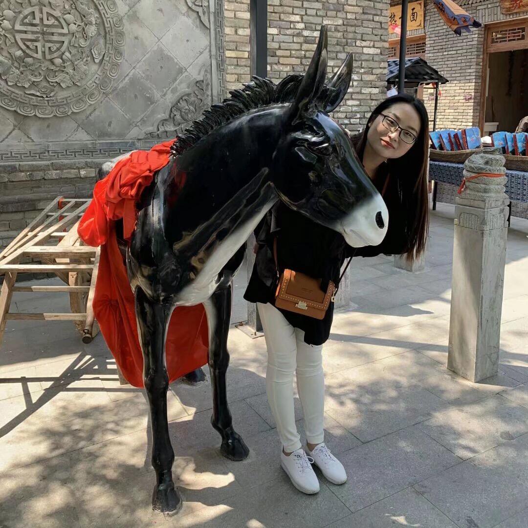 小月亮麻麻吖