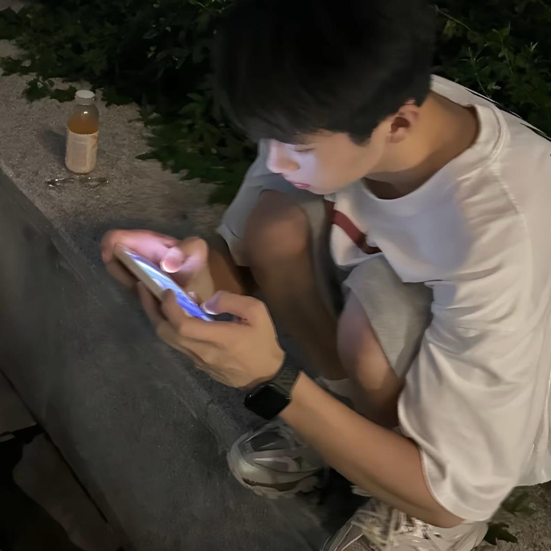 源.