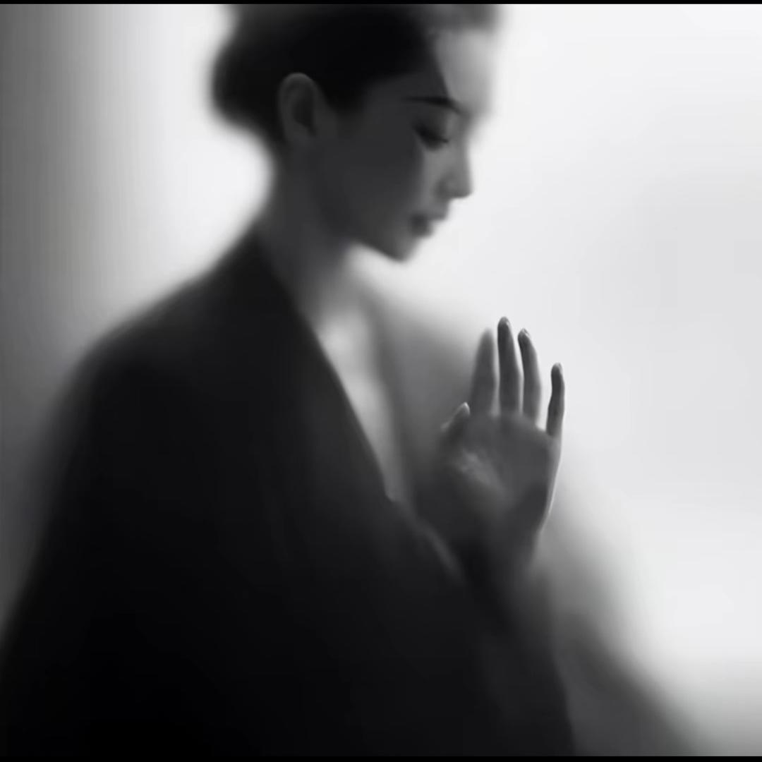 困了别说晚安＇