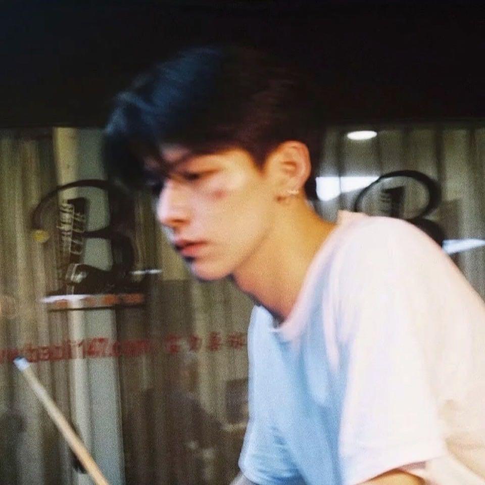 李想.