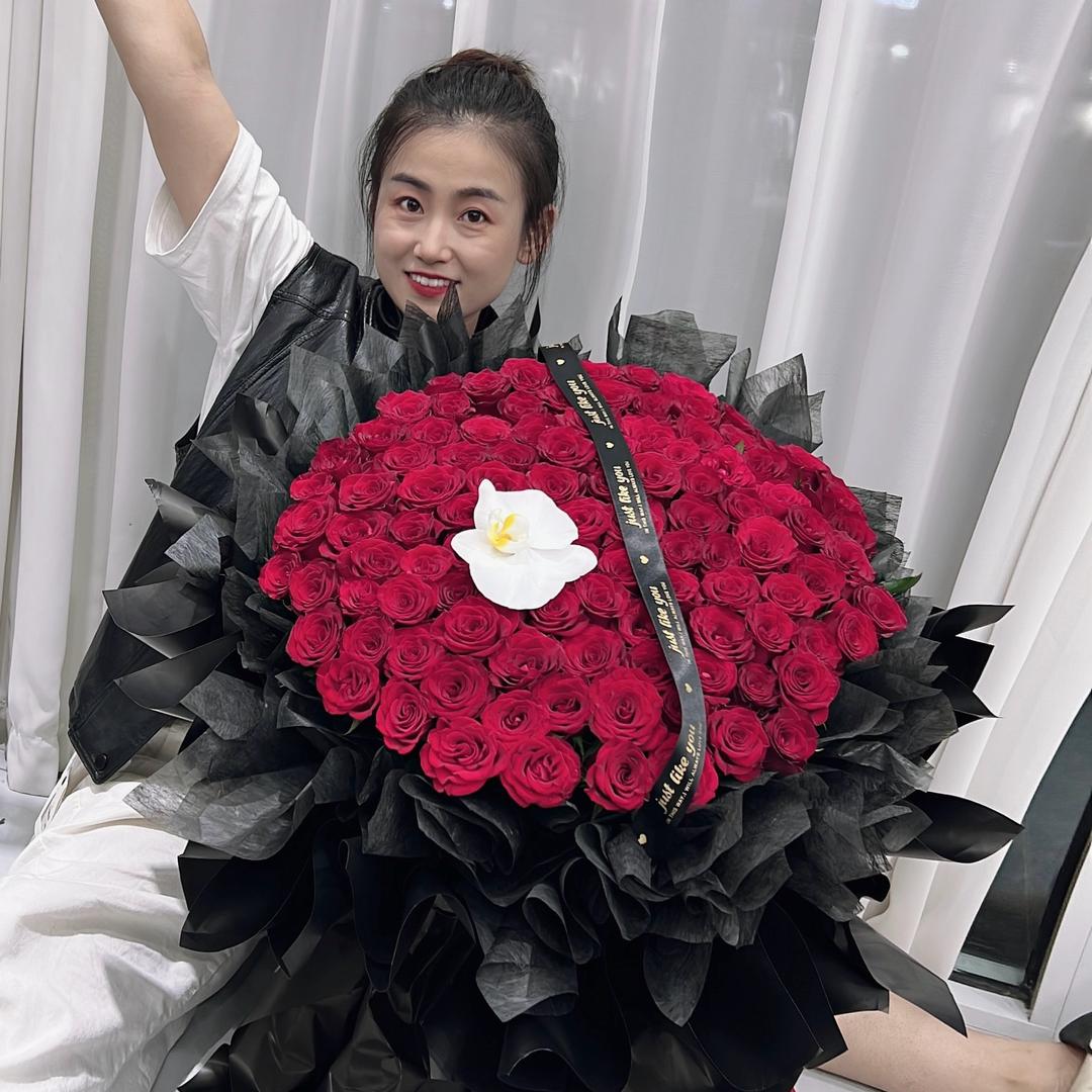 杨小怪（蝶莲娜）