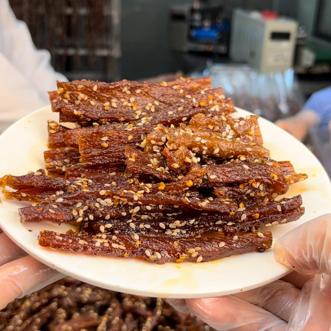 广西猪肉条特产店