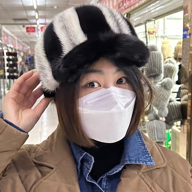 梦贵人服饰