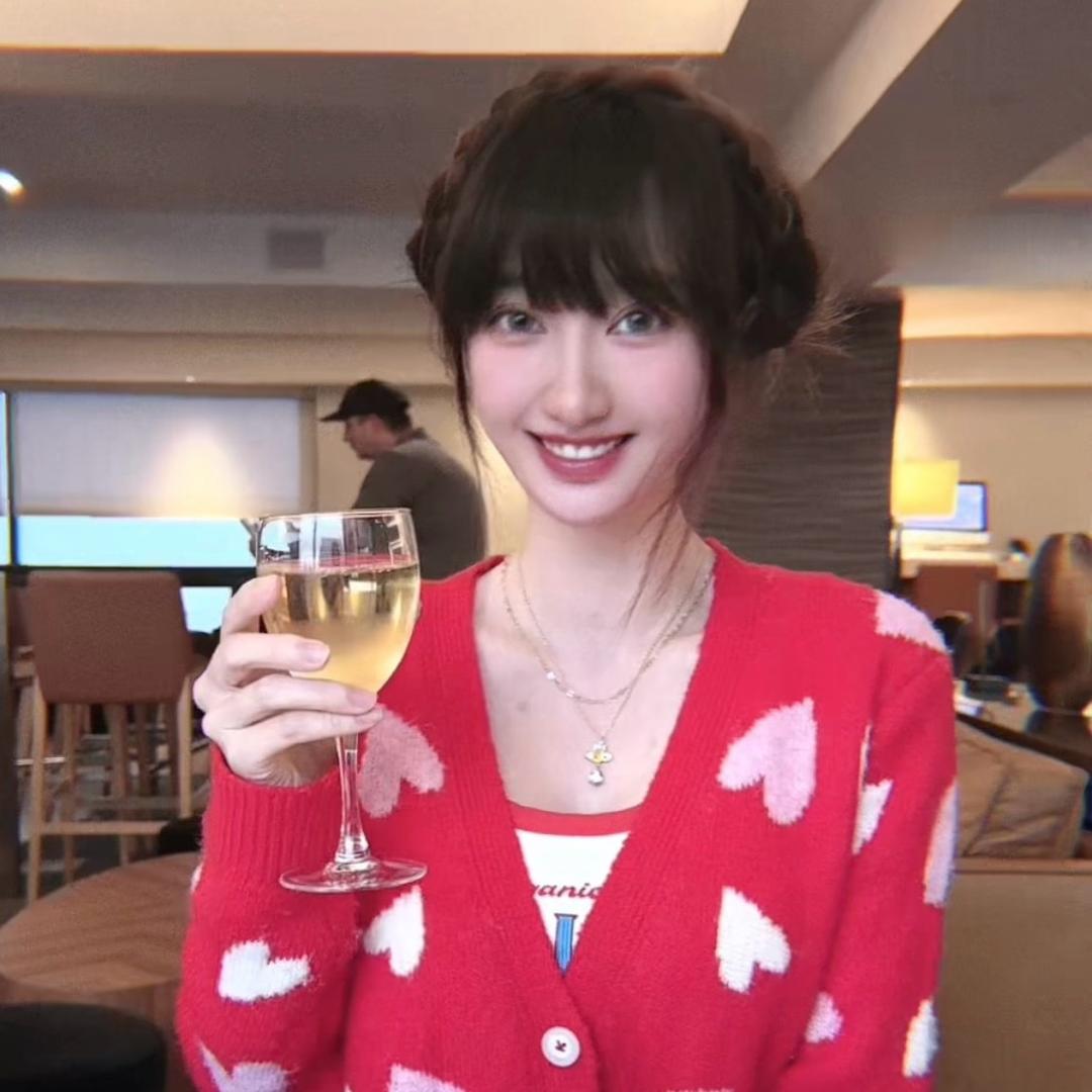 蜜桃🍑奶芙🥛