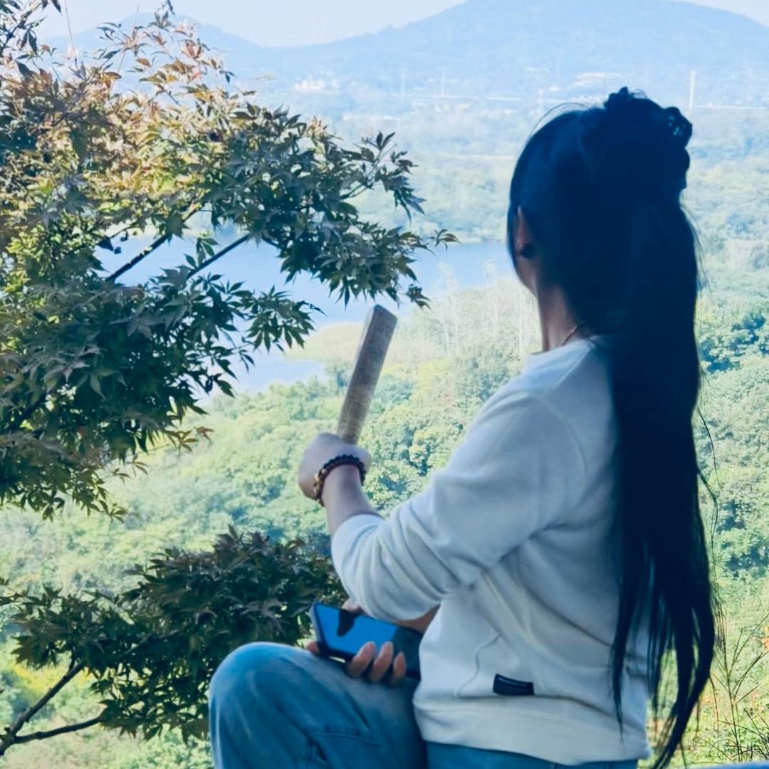 八月的华华