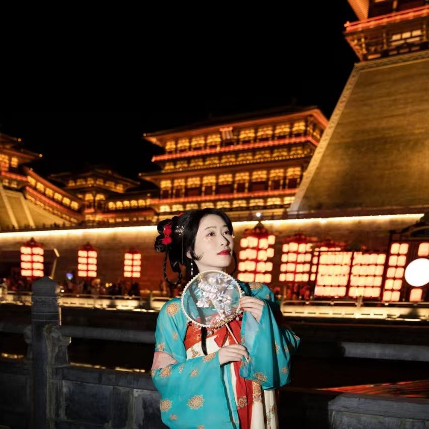 西峡晓娟卖车（伟伟精品二手车销售部）