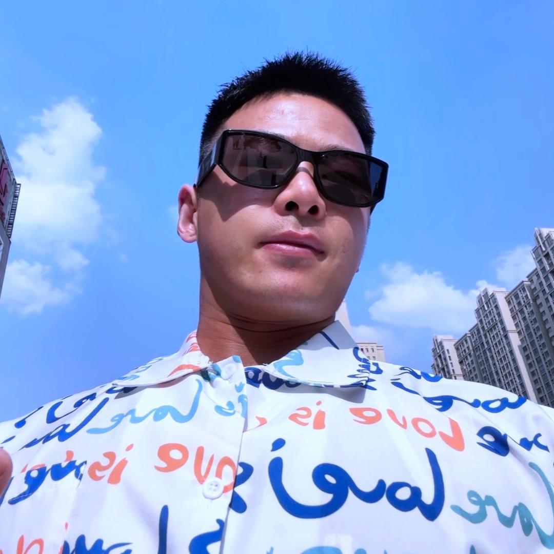 大向的脸有点红