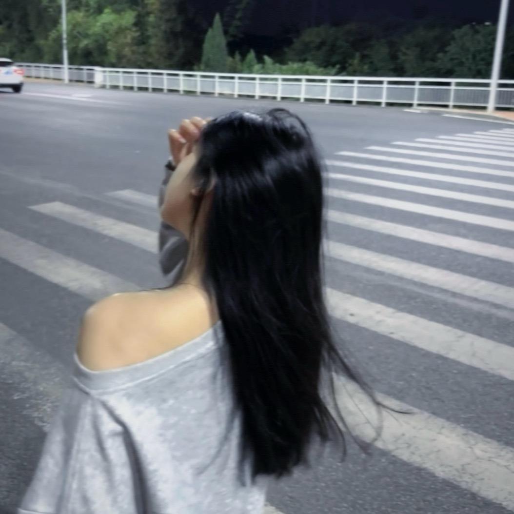 小八.