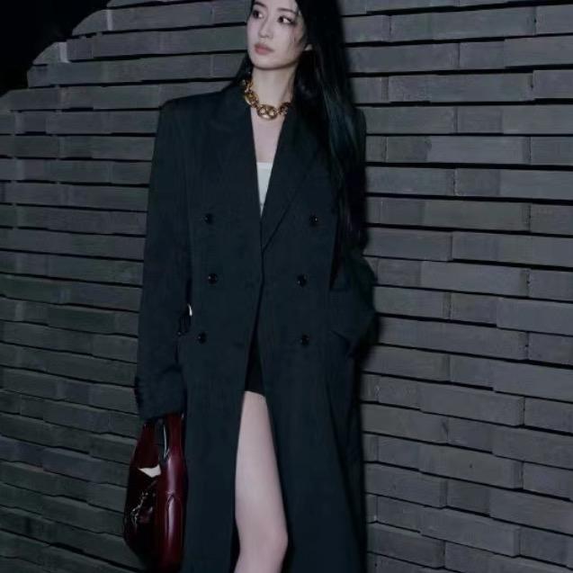 南婌轻奢女装大衣