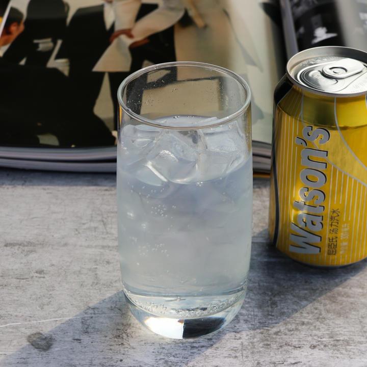 奎宁气泡水