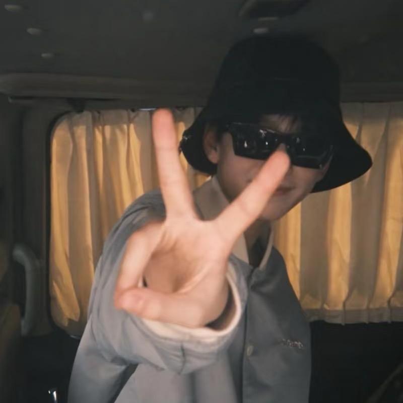 夏夏比个耶✌🏻