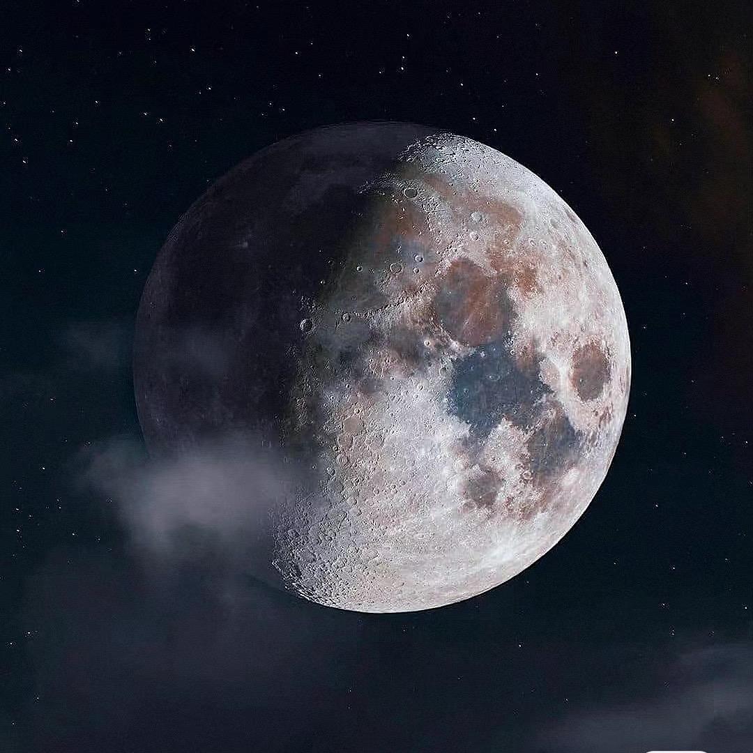 城里的月光把梦照亮