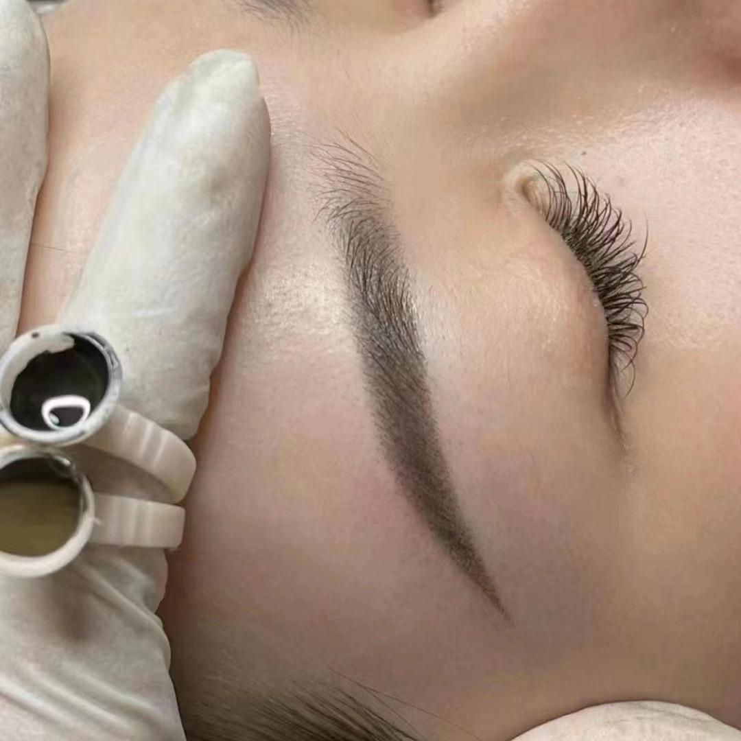 眉眼唇定妆