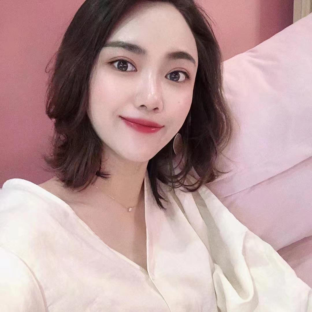 佳佳吃不饱🧸ྀི