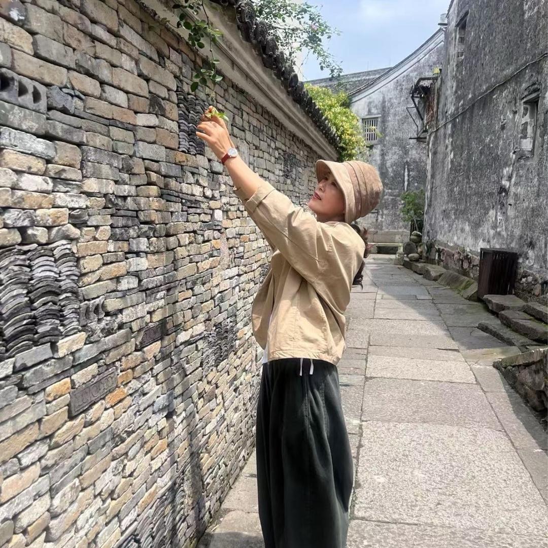 爱好唱歌跳舞🎤♥️谢绝男士私聊