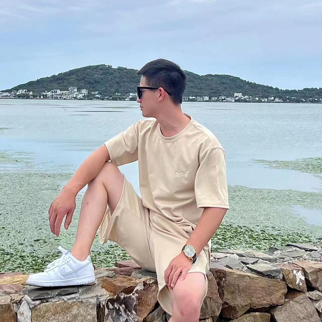 阿伟