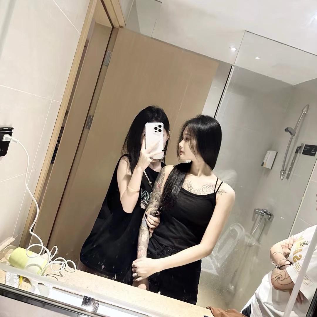七七