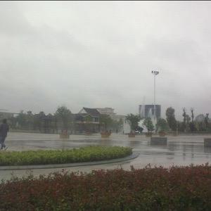 难走的路，从不拥挤