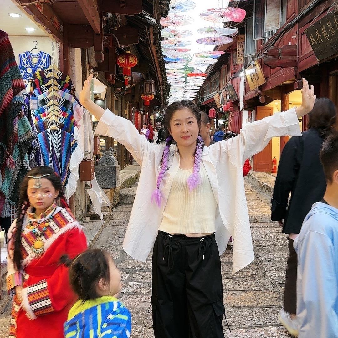 杭州伊姿靓彩女装批发（媛媛）