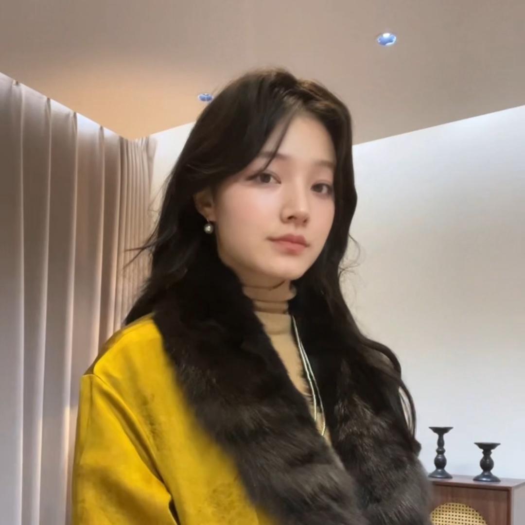 rowlaye诺谰皮草（菲菲）