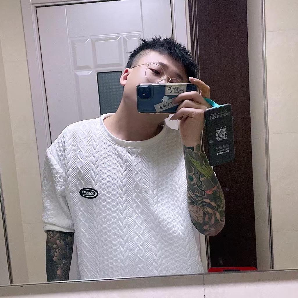 鳄鱼不想笑..🥶