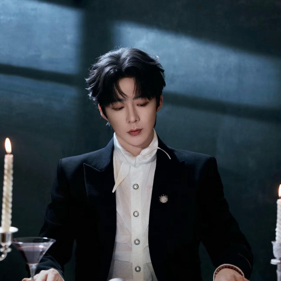 辽东学院眼镜+美甲