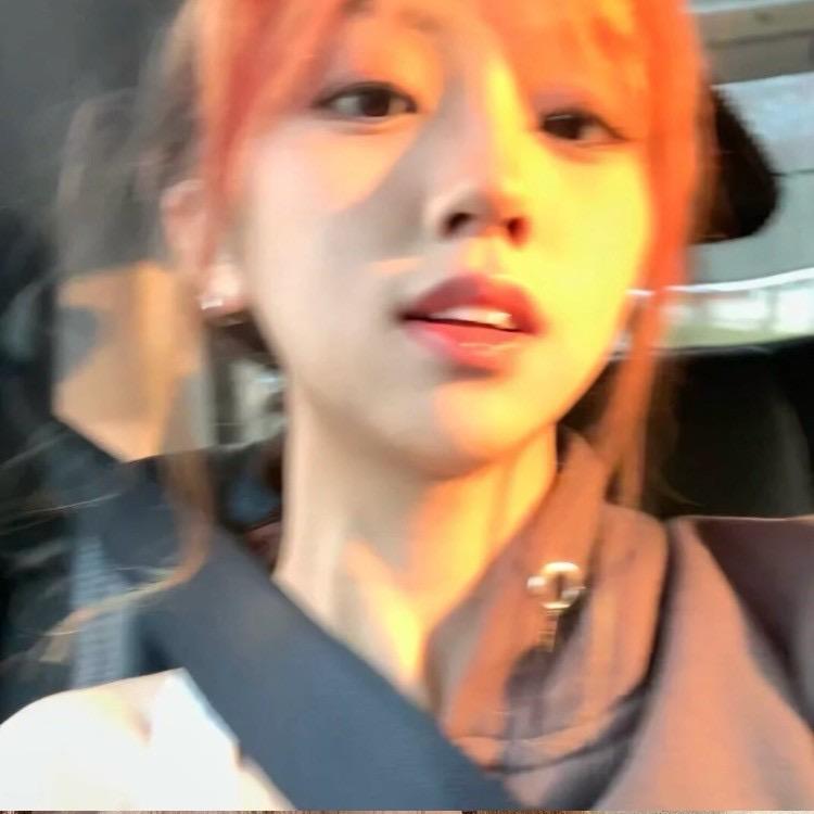 ◠‿◠