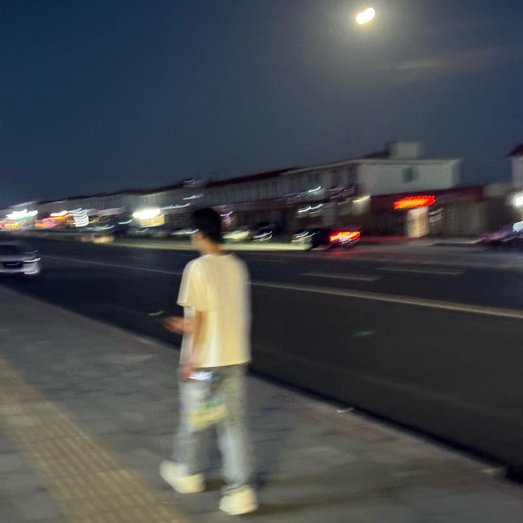 小琪.