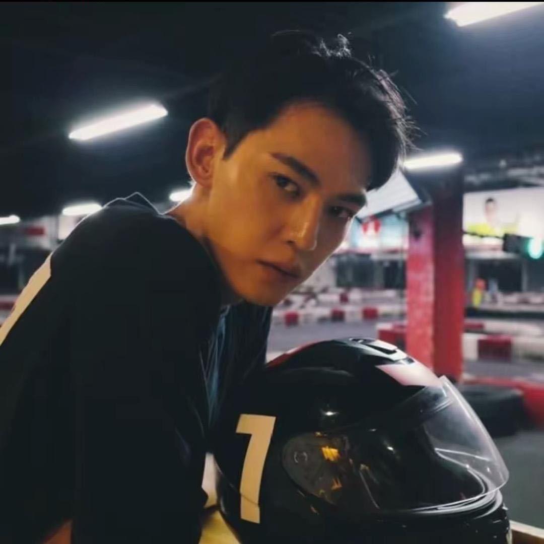 梧寻黎.