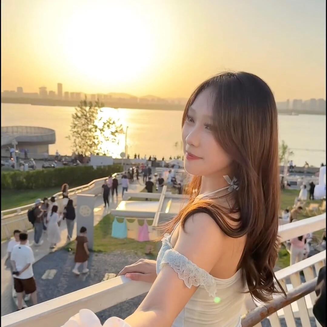 厦小菲