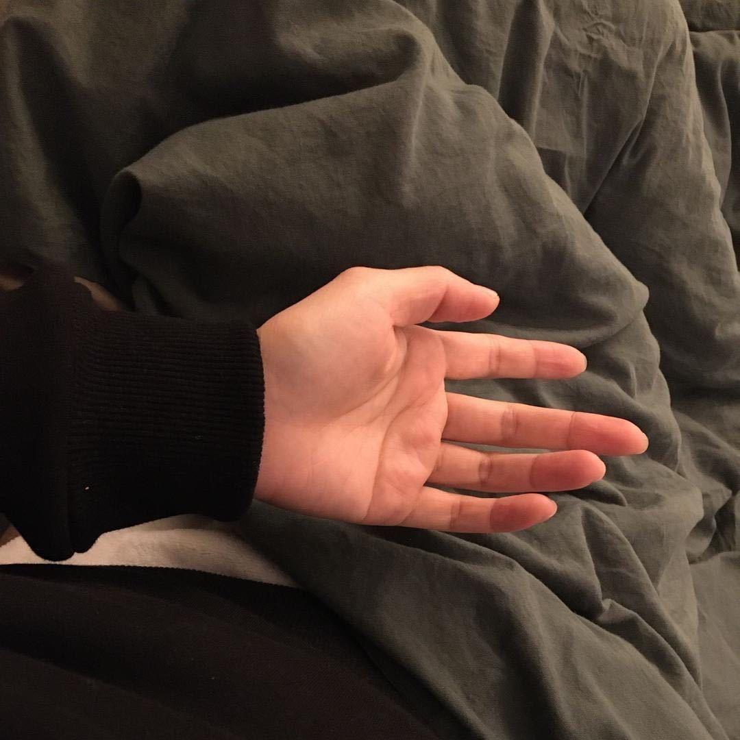 佳佳在美甲