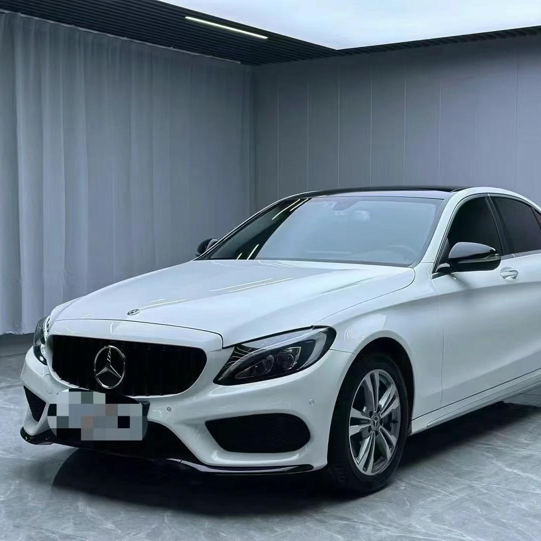 同蓝优素福玩车