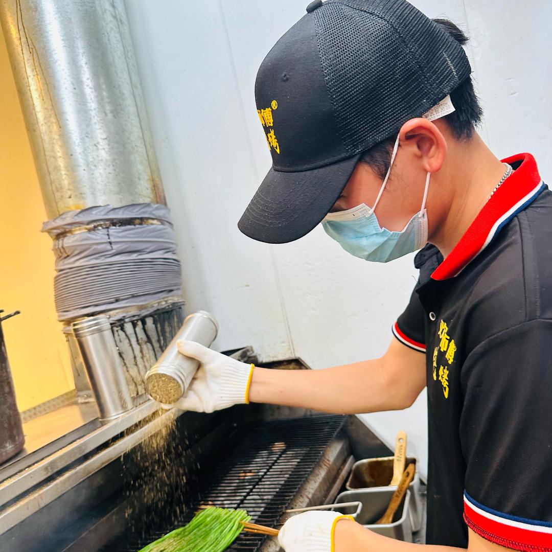 小陶-欢师傅烧烤钟山店