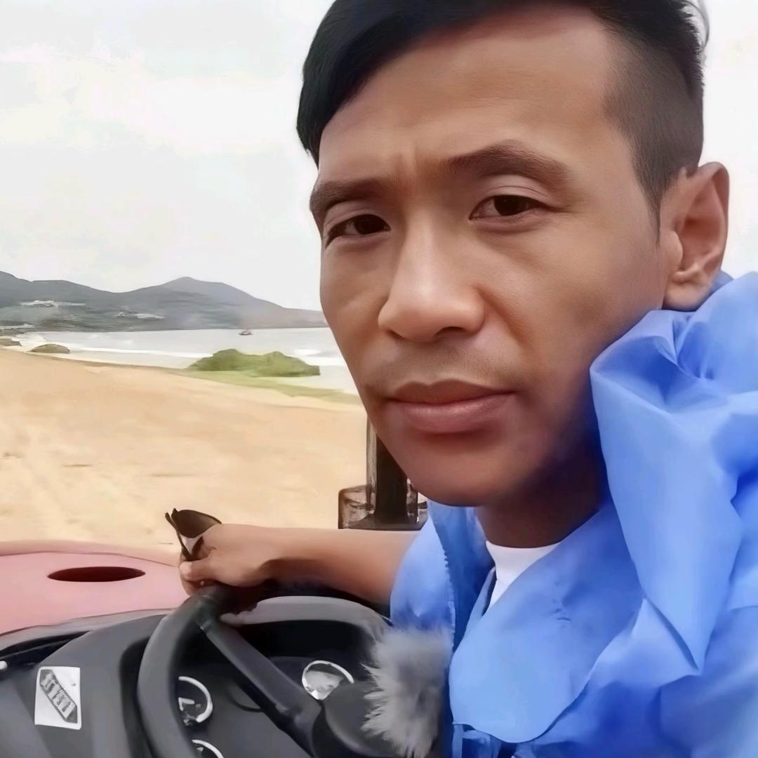 骑雅迪的农村人