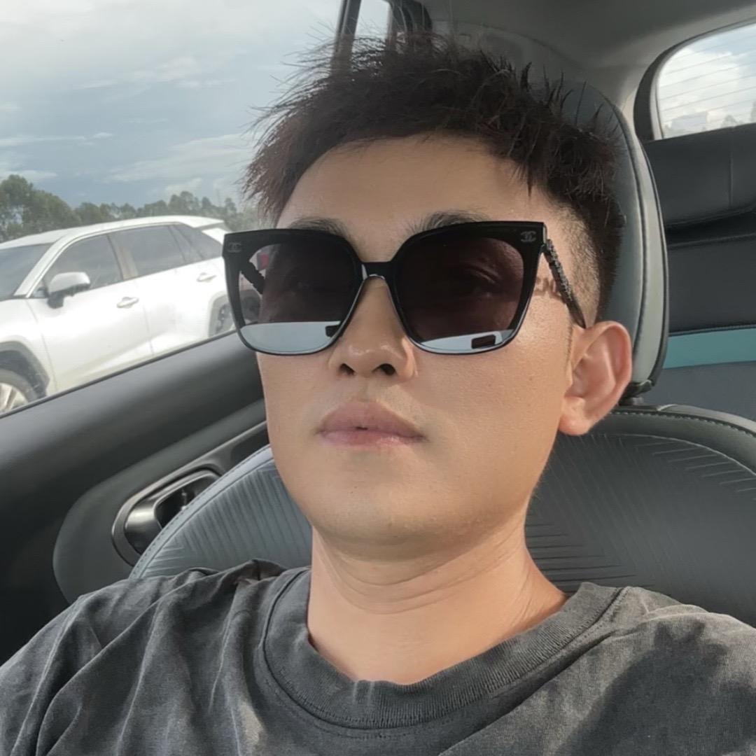 好奇的猫🐈🐈🐈