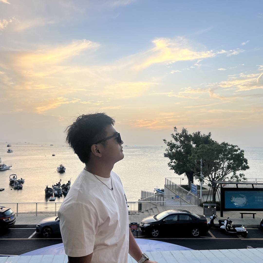 俊哥名车嘎嘎亮（CLS轿跑专业户）