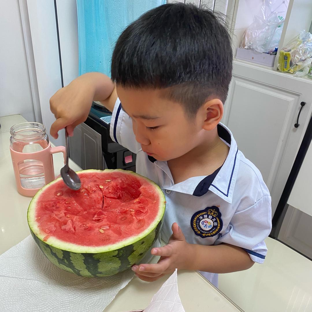 依依小盆友